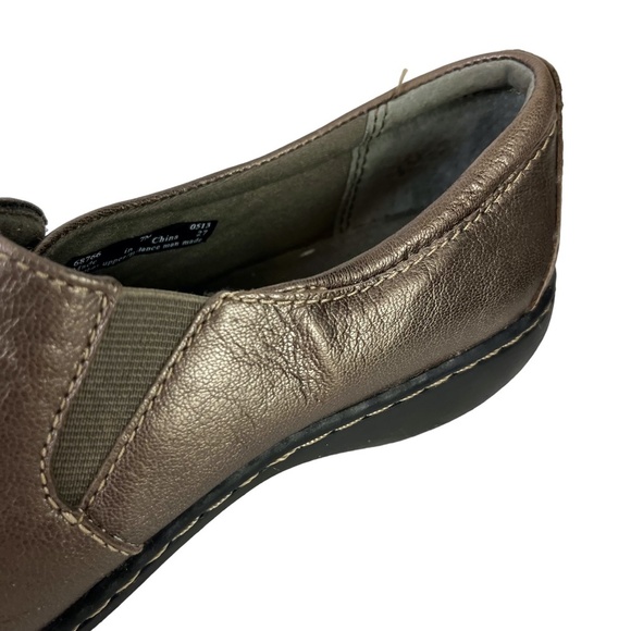 CLARKS BENDABLES Metallic Bronze Loafers Flats Genuine Leather Slip On Shoes  7 - Picture 10 of 16